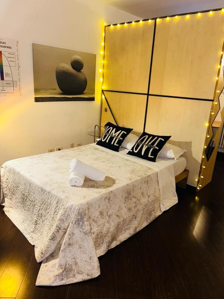Easy Room Italy Prada Милано Екстериор снимка