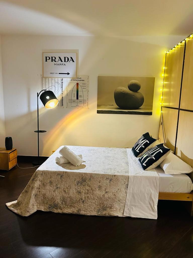 Easy Room Italy Prada Милано Екстериор снимка